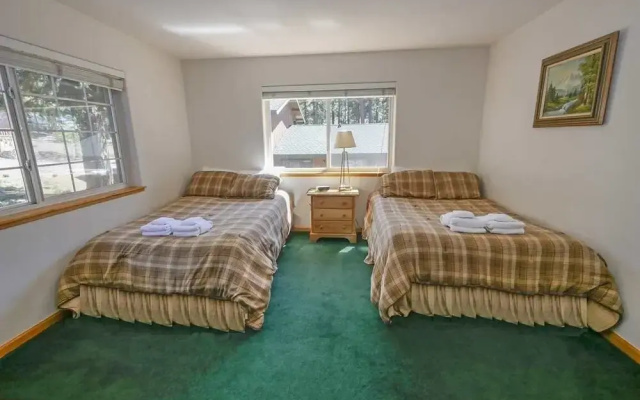 2460 Lupine Trail 6 Bedroom Home by RedAwning