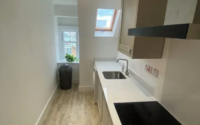 Central Paisley Apartment- Airport/glasgow Access