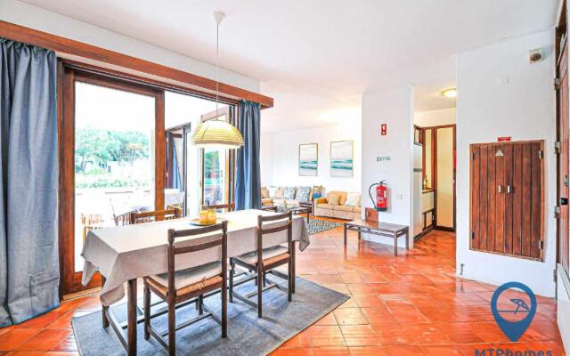 Balaia Beach T2 com piscina