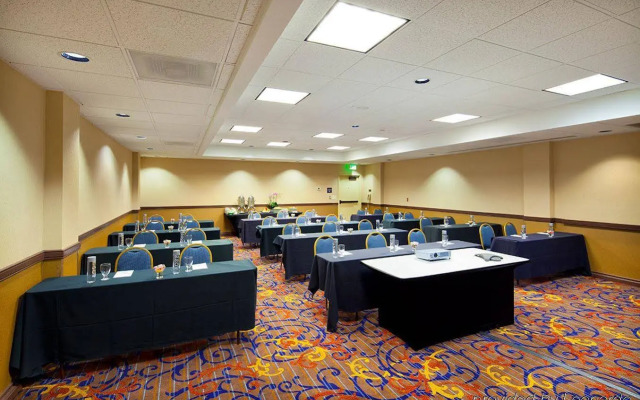 Embassy Suites by Hilton Santa Clara Silicon Valley