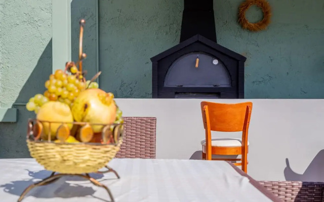 Old Olive Tree Cottage