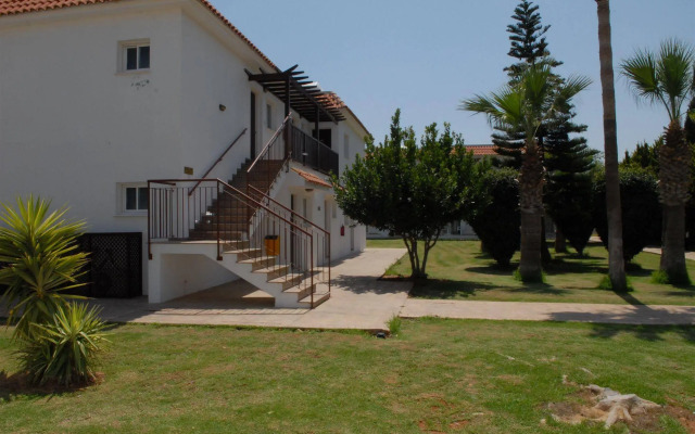Maistrali Hotel Apartments & Bungalows