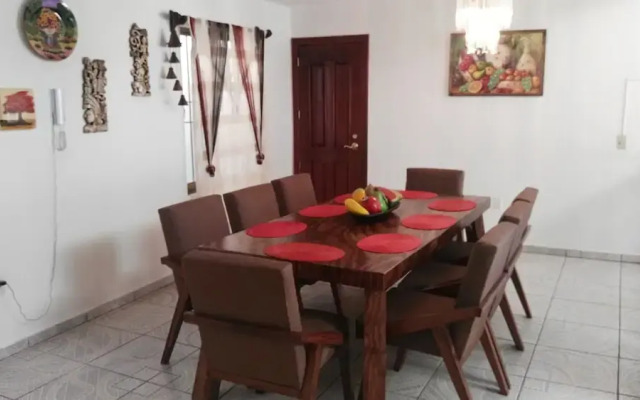 Lia Ajijic - Lakeside B&B