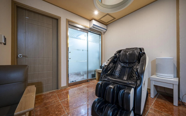 Evian Drive-in in Daejam-dong Pohang