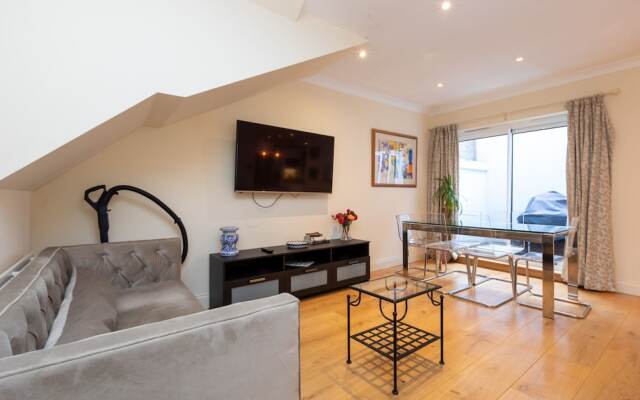 Modern and Bright 3 Bedroom House in Paddington