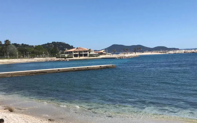 Grand T2 43m2 plages du Mourillon