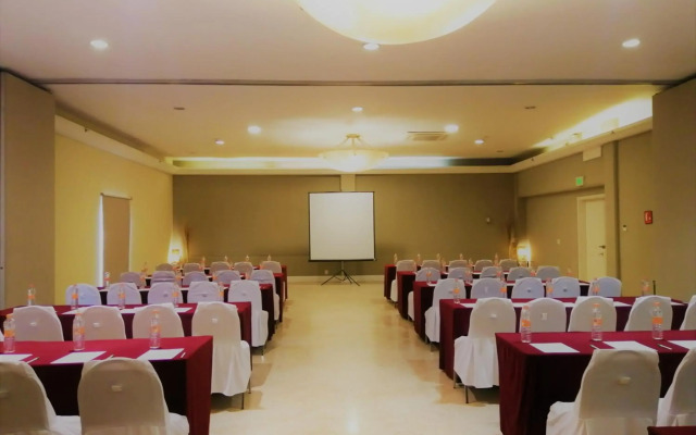 Holiday Inn Hotel & Suites Guadalajara-Centro Historico by IHG