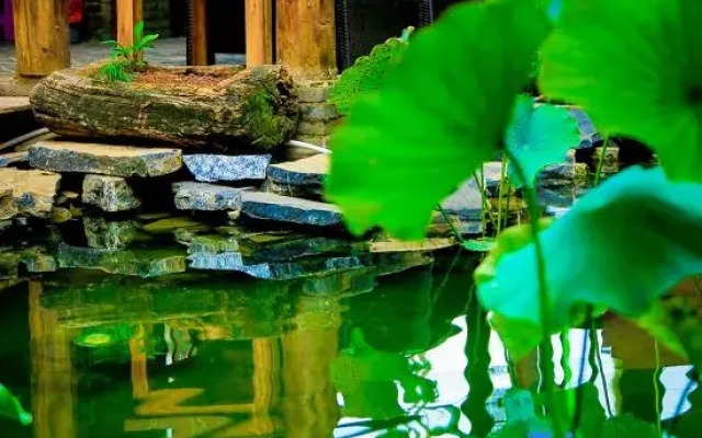 Tung lei small courtyard home