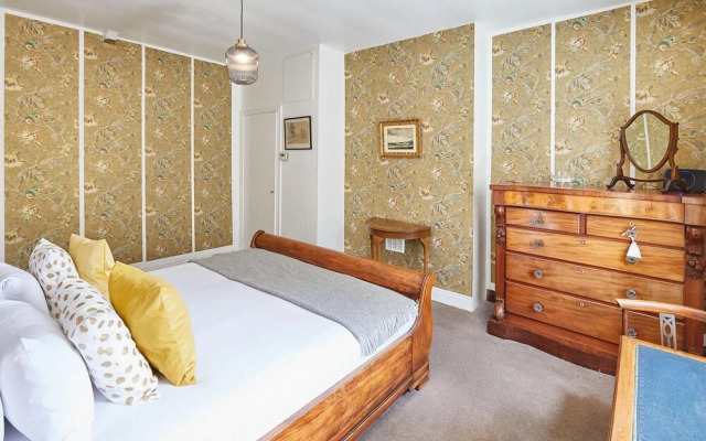 Host Stay Elliott Terrace