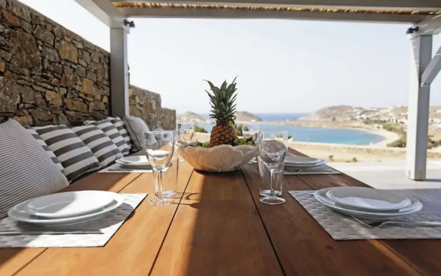 Waterfront Villa Angelika Pink Pelikan