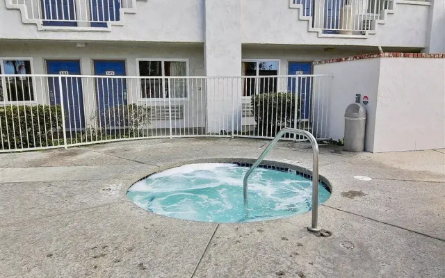 Motel 6 Ventura, CA - South