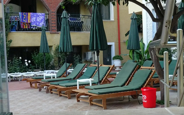 Maxwell Holiday Club