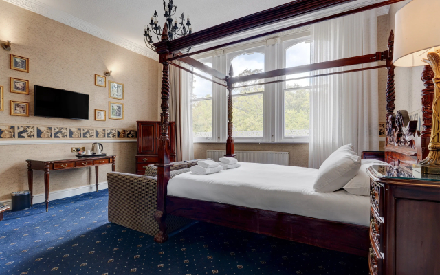 Liverpool Aigburth Sefton Park Hotel By Belvilla