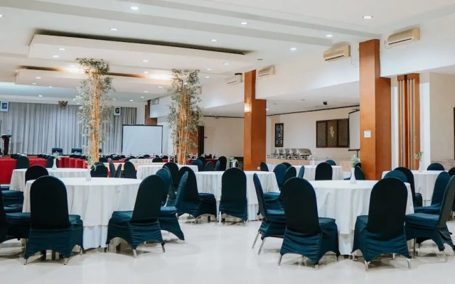 Tuwuh Hotel at Kayutangan