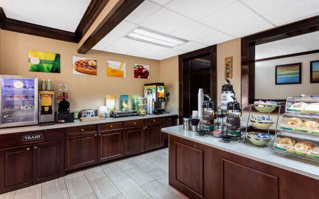 Quality Inn & Suites Mooresville - Lake Norman
