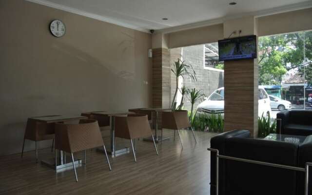 Grand Tulip Hotel