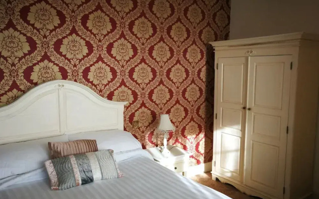 Feathers Hotel, Bar and Restaurant