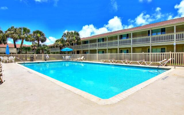 Courtyard #209 Condo