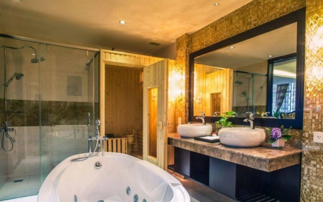 The Mira Hotel