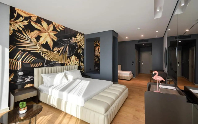 Flamingo Beach Hotel & Spa