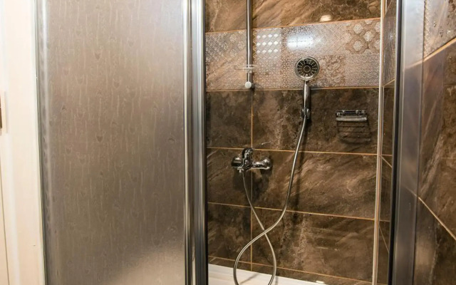 Kars-i Sirin Hotel