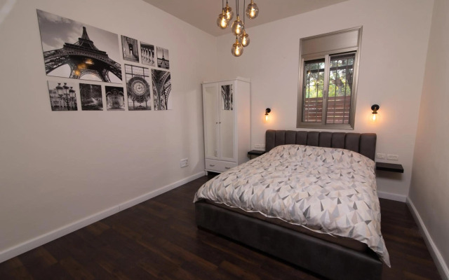 Prestige Room in Prestige location