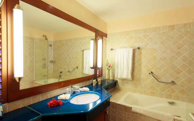 Hotel Bakoua Les Trois Ilets