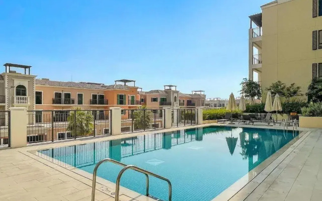 Stylish 1BR Apartment in La Sirene