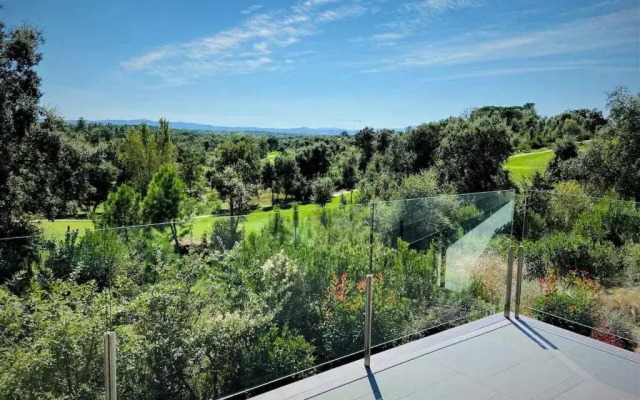 Luxurious Golf Villa La Vinya 5