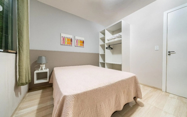 025 - Lindo Residencial com Piscina e Jacuzzi em Bombas