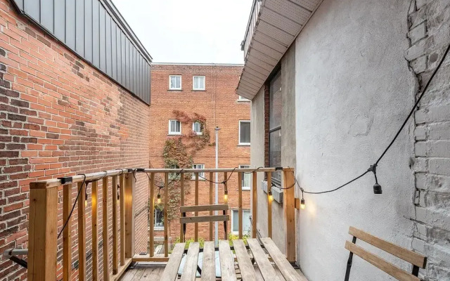 Beautiful 2 BR in the Heart of Downtown