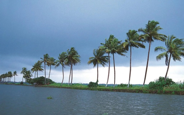 Kadalkkara Lake Resorts