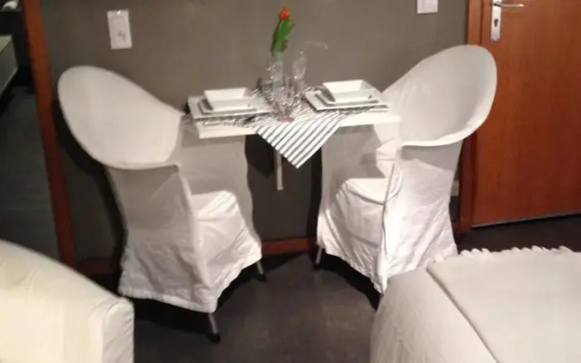 Dirk Suites