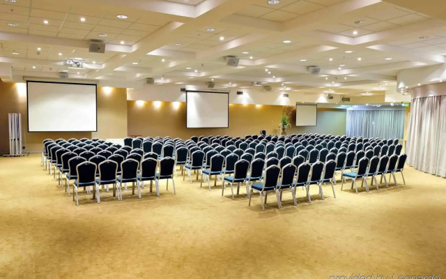 Radisson Ciudad Empresarial
