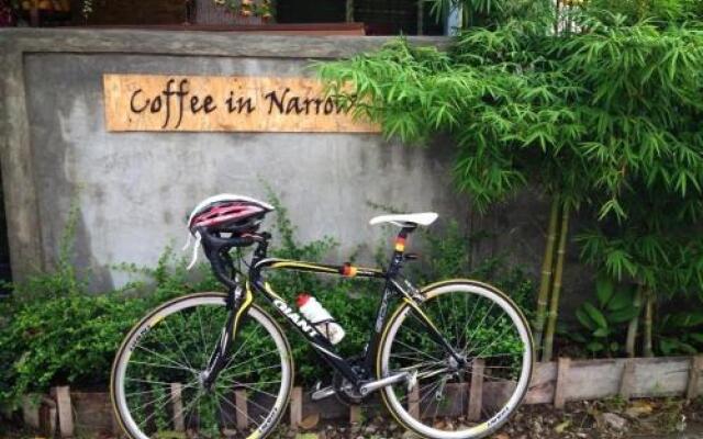 Coffee in Narrow Guesthouse