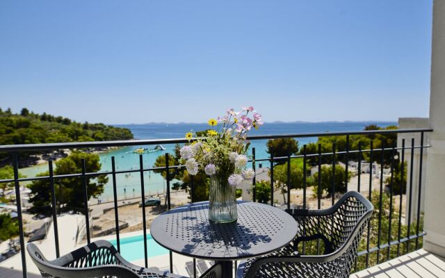 Colentum Resort Murter