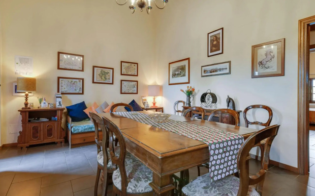Tranquil Farmhouse in Terranova Bracciolini near Nightlife