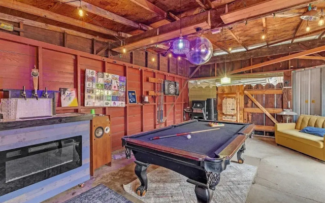 Brick & Creek House 3 Bedroom Home