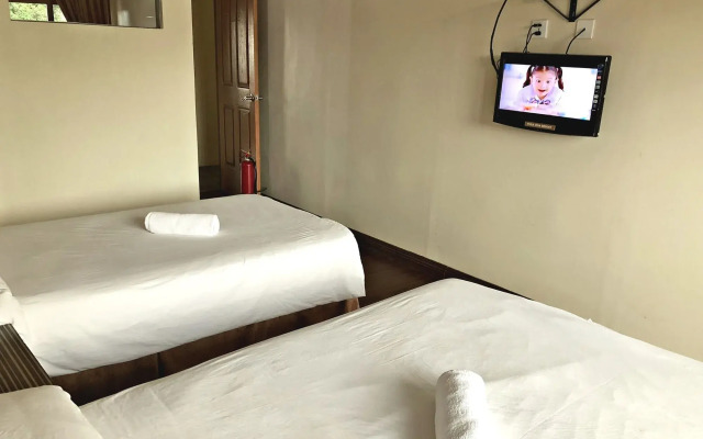 Pura Vida Resort