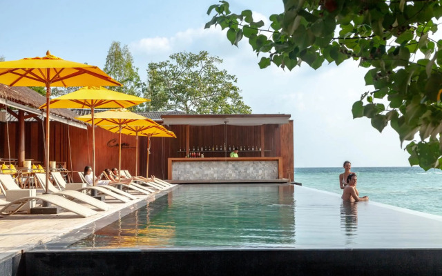 Beach Club by Haad Tien