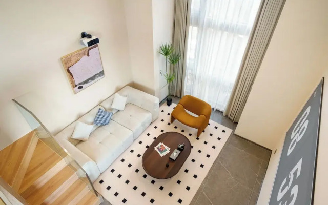 Galory service apartment