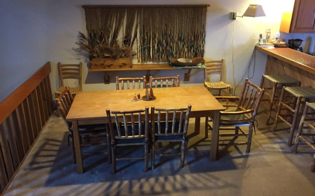 Ridgepoint Townhomes by East West Hospitality