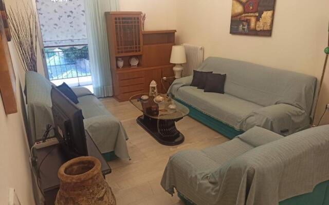 Comfortable apartment 100m from the sea