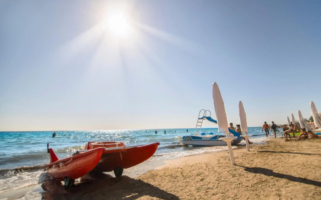 Delfino Beach Hotel