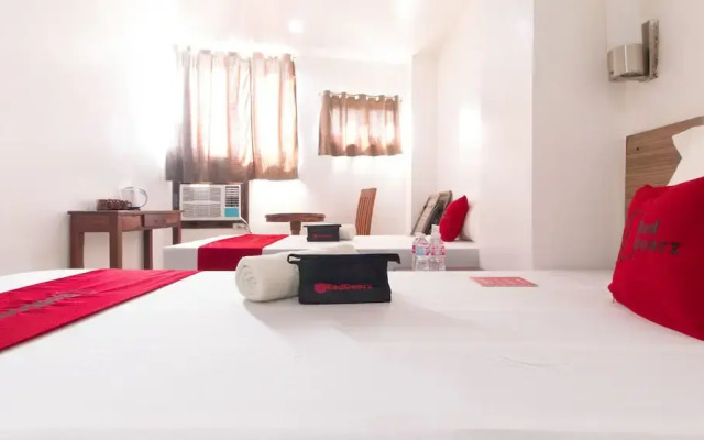 RedDoorz Plus near Vigan City Commercial Center