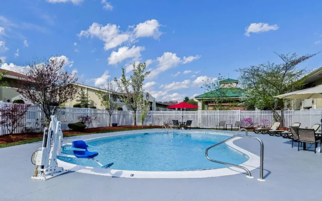 Quality Inn & Suites - Boston/Lexington