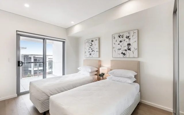 First Floor 3-bed Stunning Unit by The Ocean