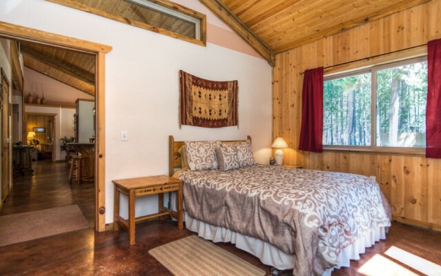 DiamondStone Guest Lodges