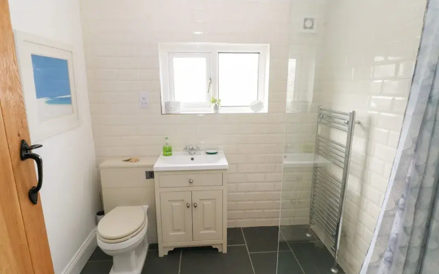 1 Salt Cottage