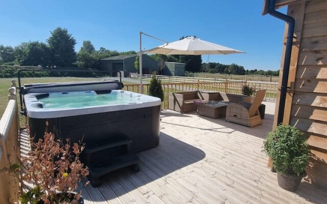 Immaculate 4-bed Private Luxury Lodge Near York